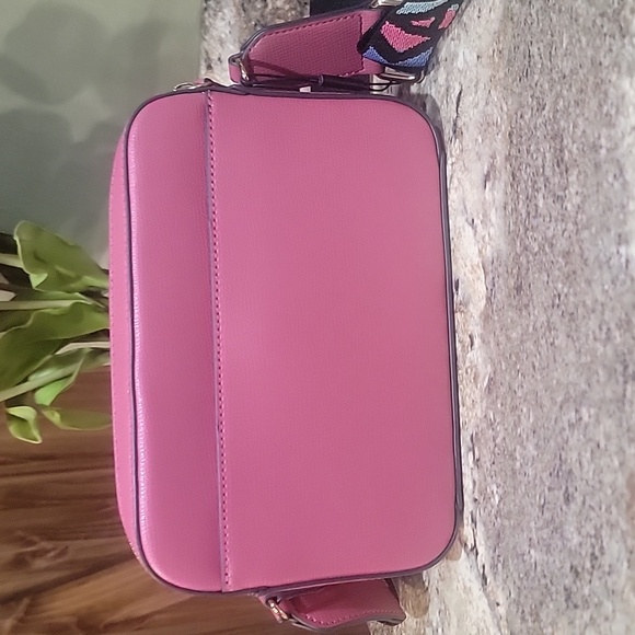 KARL LAGERFELD NWT PARIS GRAPHIC LOGO STRAP CROSSBODY BAG ROSE HEARTS - Picture 6 of 8